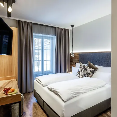 Zum Stemplinger Hansl Hotel