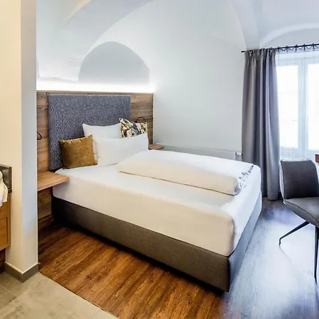 Zum Stemplinger Hansl Szálloda 3*